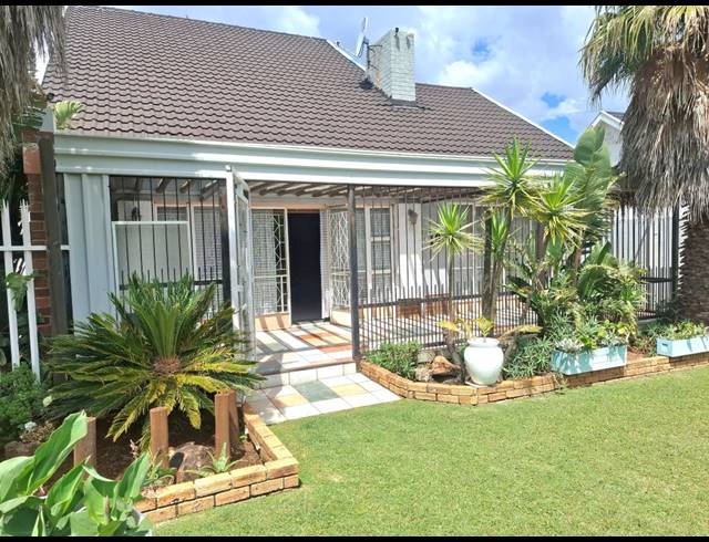 3 BEDROOM HOUSE FOR SALE IN GREENHILLS
